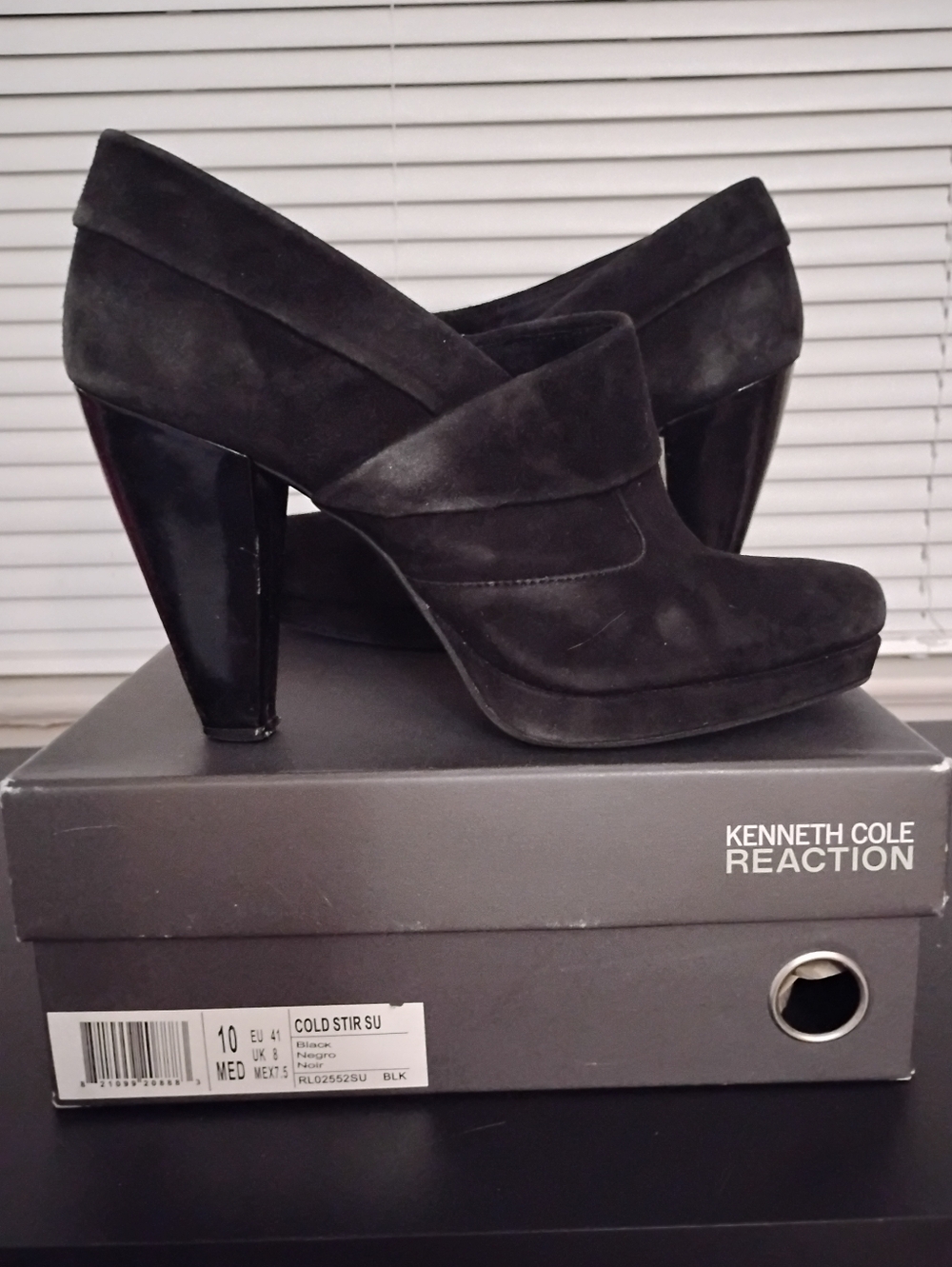 Kenneth Cole Reaction "Cold Stir" Genuine Suede Booties Heels Women's Size 10